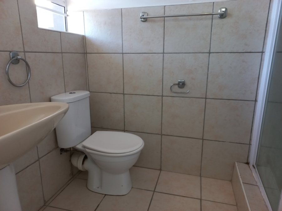 To Let 1 Bedroom Property for Rent in C Place Eastern Cape